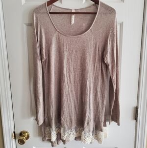 Andree by Unit blouse lace skirted long sleeve pullover Sz Medium